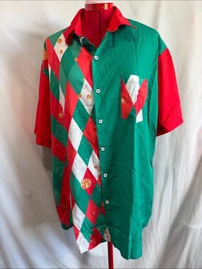 Men's Red & Green Short-Sleeve Button-Down Shirt